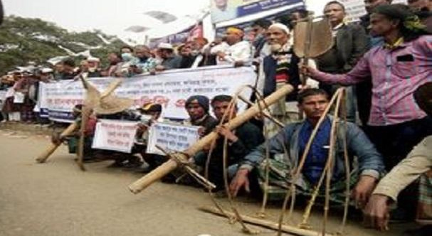 সিলেটে রাজপথে কৃষক