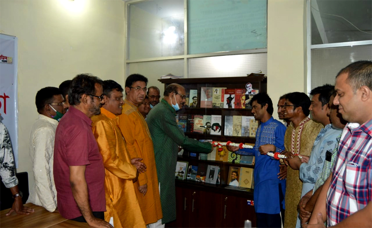 বঙ্গবন্ধুর জন্ম দিনে সিলেট অনলাইন প্রেসক্লাবে পাঠাগার উদ্বোধন