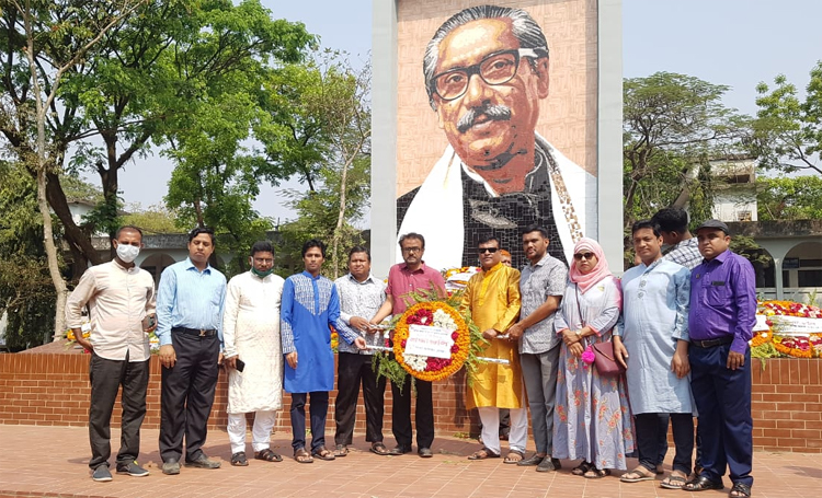 বঙ্গবন্ধুর প্রতিকৃতিতে সিলেট অনলাইন প্রেসক্লাবের শ্রদ্ধা