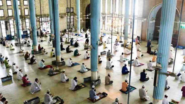 পবিত্র শবে কদর পালিত, করোনামুক্তির জন্য দোয়া