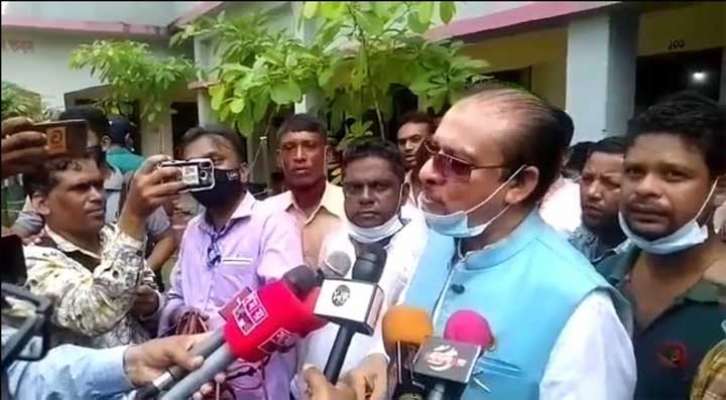 এজেন্টদের মারধর, জোরপূর্বক নৌকায় ভোট দেয়ার অভিযোগ আতিকের