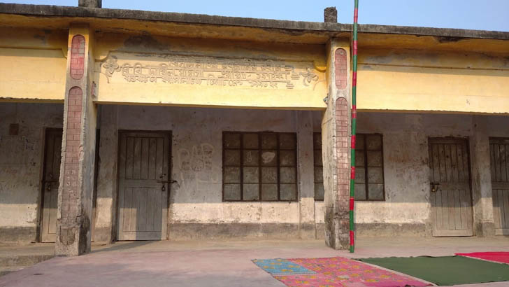 মুক্তিযুদ্ধ কর্নারের নাম করে অর্থ আত্মসাৎ