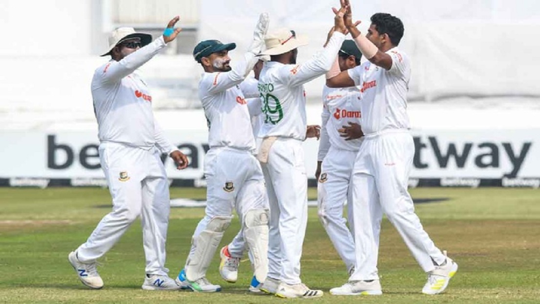 জুটি ভেঙে এরউইয়াকে ফেরালেন খালেদ