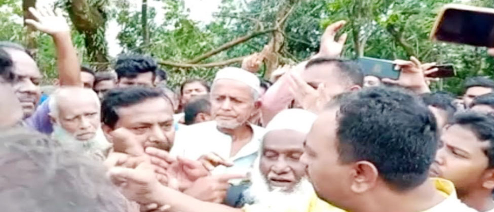 বানবাসীদের তোপের মুখে এমপি মানিক