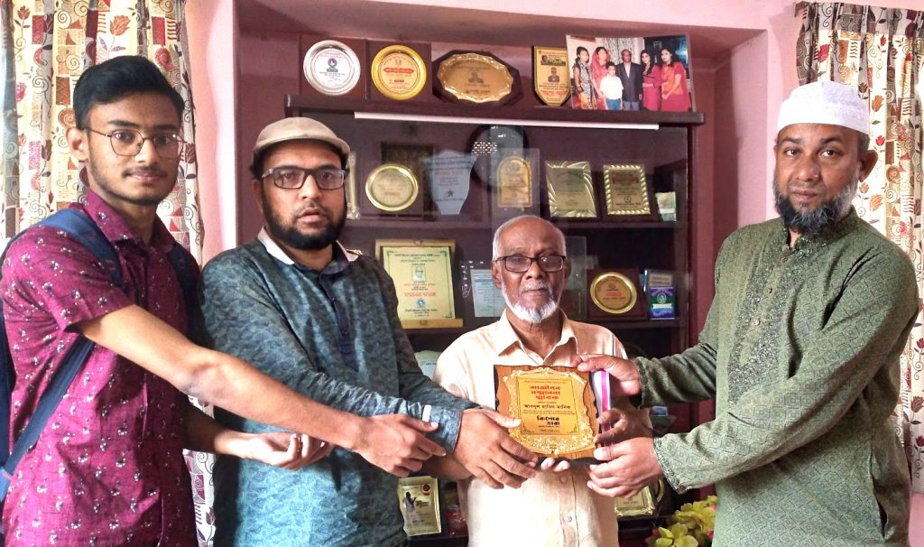 কিশোরতারা আজীবন সম্মাননা পেলেন সাংবাদিক আবদুল হামিদ মানিক