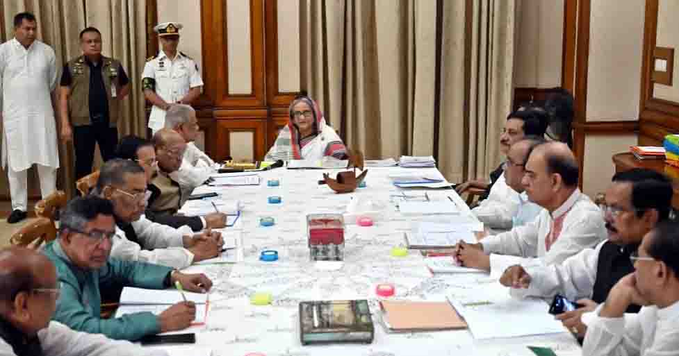 অগ্নিকাণ্ডে ‘বিএনপি-জামায়াতের সন্ত্রাস’ আছে কি না, তদন্তের নির্দেশ প্রধানমন্ত্রীর