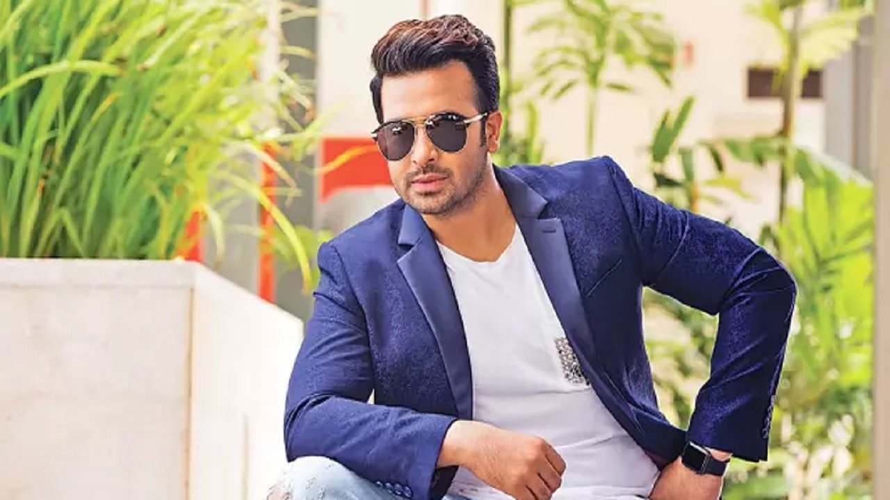 বলিউডে অভিষেক হচ্ছে শাকিবের, নায়িকার তালিকায় চার নাম