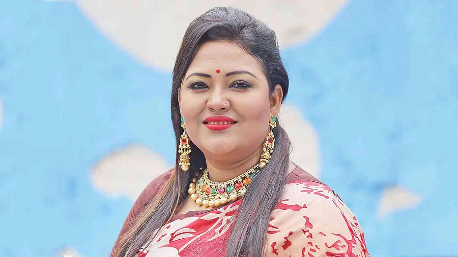 ভারতে গ্রেপ্তারি পরোয়ানা, দেশে ফিরে যা বললেন মমতাজ
