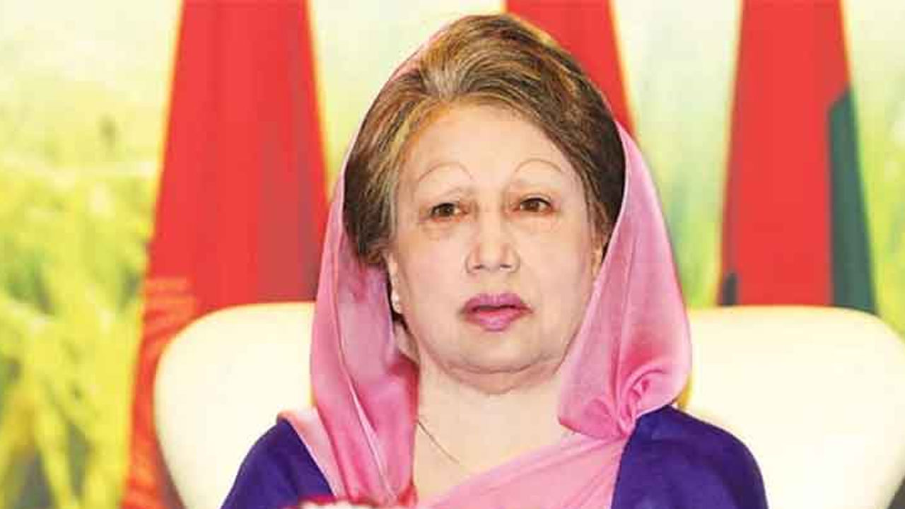 খালেদা জিয়া নির্বাচন করতে পারবেন কি না, জানলেন দুদকের খুরশীদ আলম