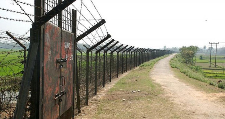 আওয়ামীলীগ সভাপতি মিজানুর রহমান ভূইয়ার চোরাকারবারীর গোমড় ফাস, সেল্টার দাতা এমপি মুহিবুর রহমান মানিক