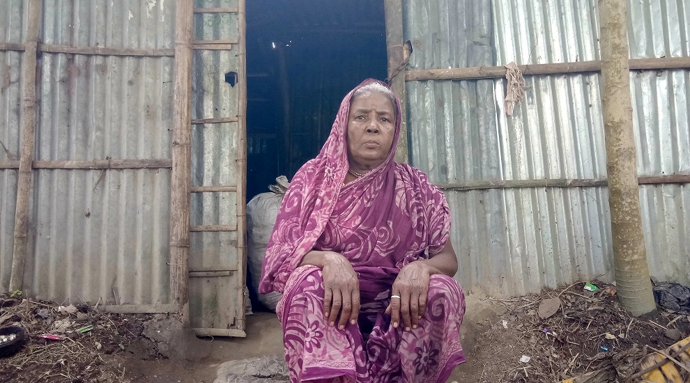 চার দশকেও সরকারি ভাতা মিলেনি নির্মলার ভাগ্যে !