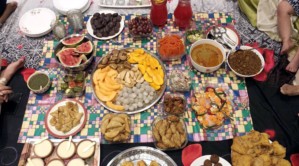 ফুরির বাড়ি ইফতার : ঐতিহ্য না অত্যাচার?