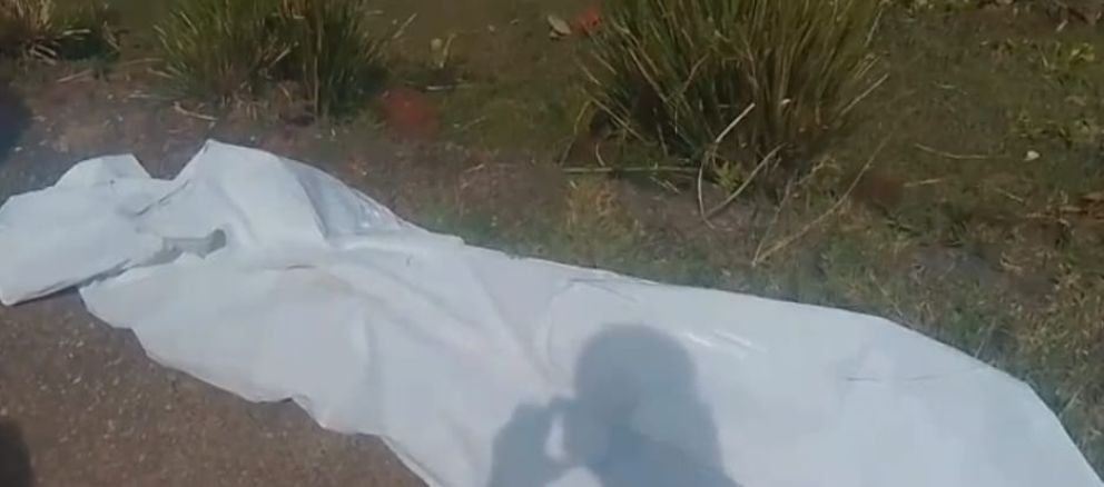 শান্তিগঞ্জে নদীতে ভেসে উঠলো গলিত লা শ