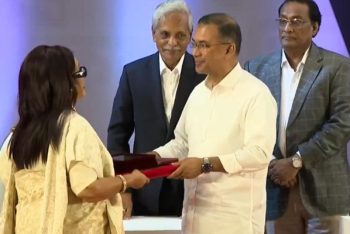 একুশে পদক তুলে দিলেন প্রধানমন্ত্রী তারেক রহমান